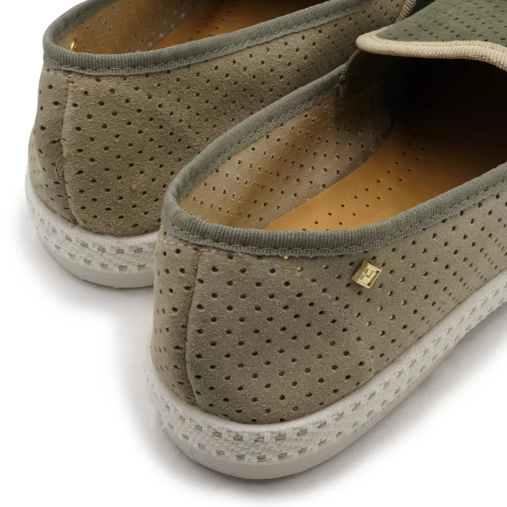3-61.webp Cheap Rivieras 3082
